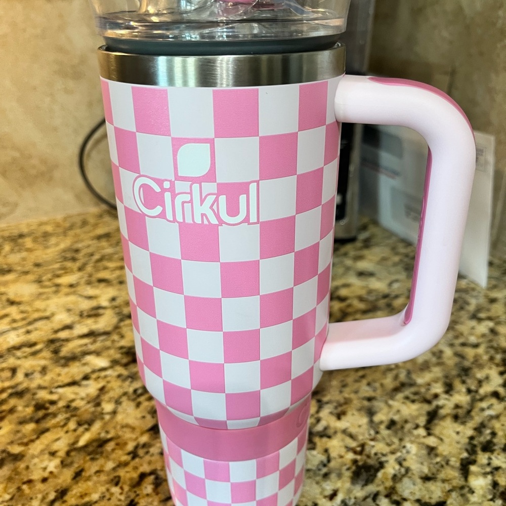 Cirkul Pink Checkered Tumbler